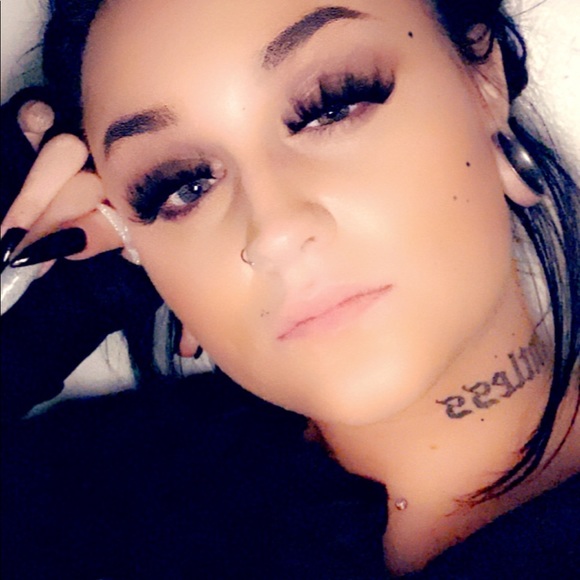 Meet your Posher, Jessica - Picture 1 of 1